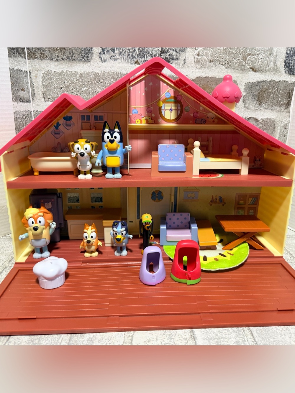 Bluey Play House Set With Figures & Accessories -Bluey